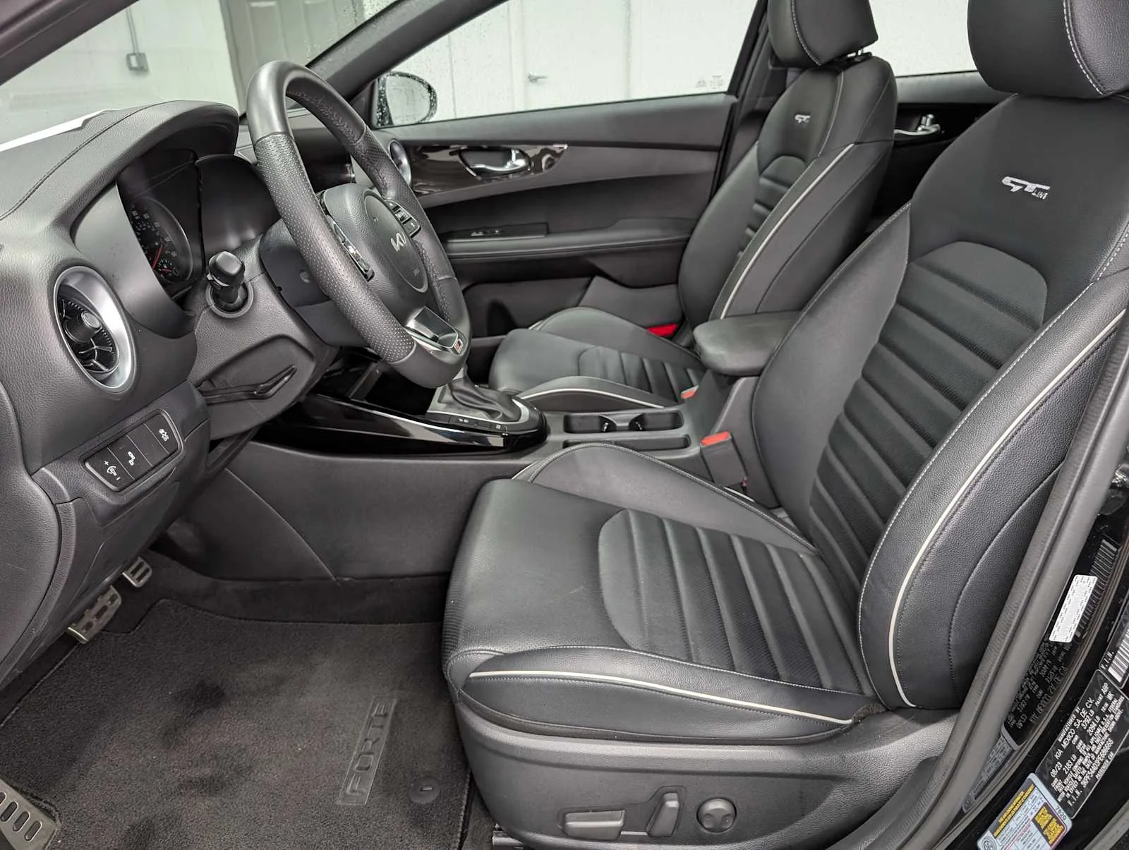 Used 2023 Aurora Black Kia GT-Line image 4
