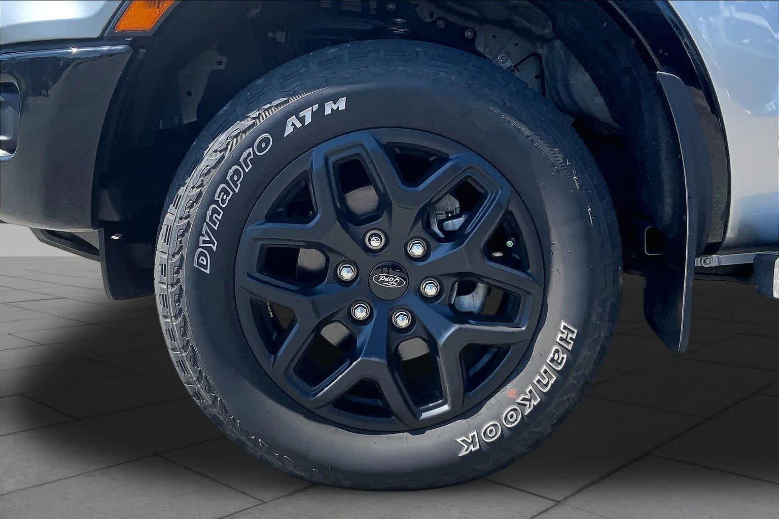 Used 2022 Iconic Silver Ford XLT image 11