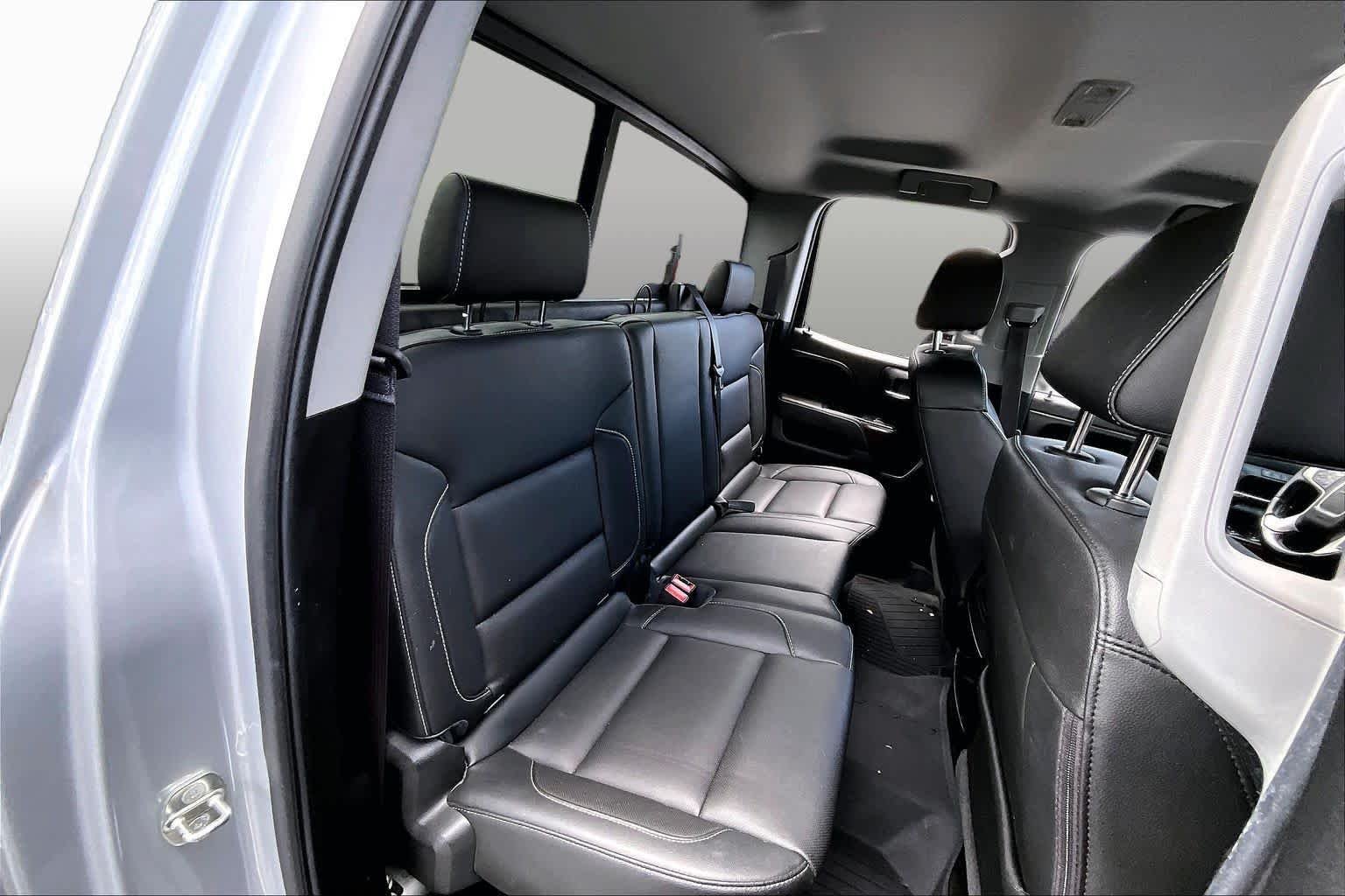 Used 2017 Quicksilver Metallic GMC SLT image 20