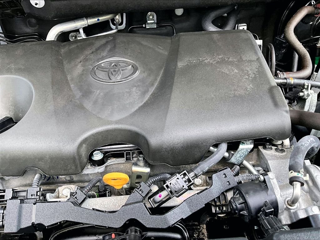 Used 2025 White Toyota XLE image 34