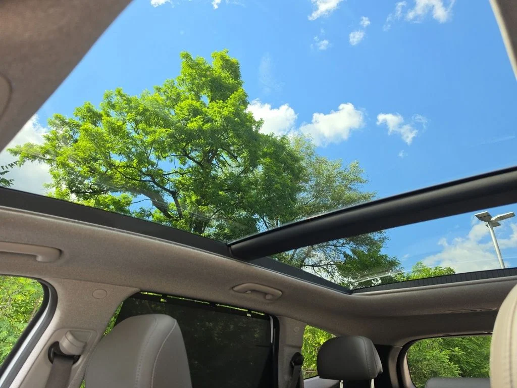 Used 2019 Silver Hyundai Ultimate image 23