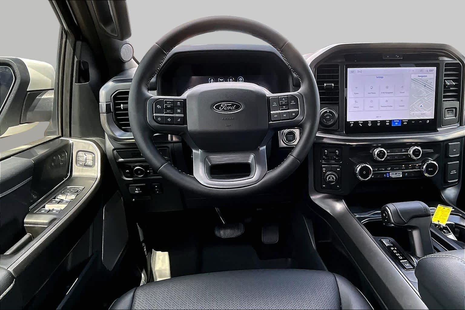 Used 2025 Oxford White Ford LARIAT image 8