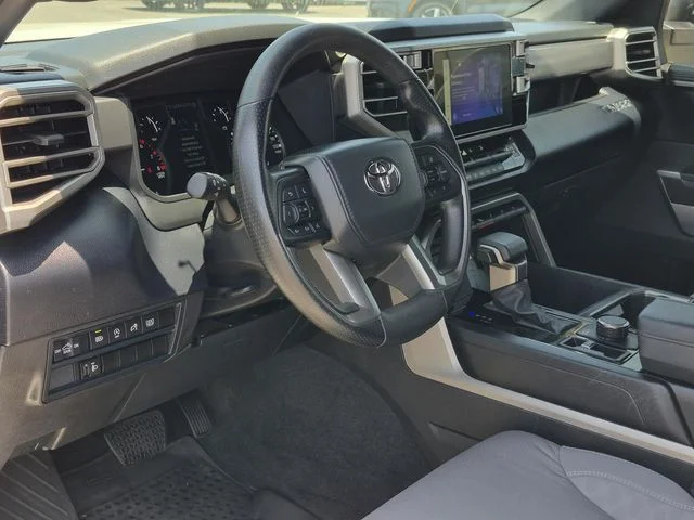 Used 2025 Ice Cap Toyota SR5 image 9
