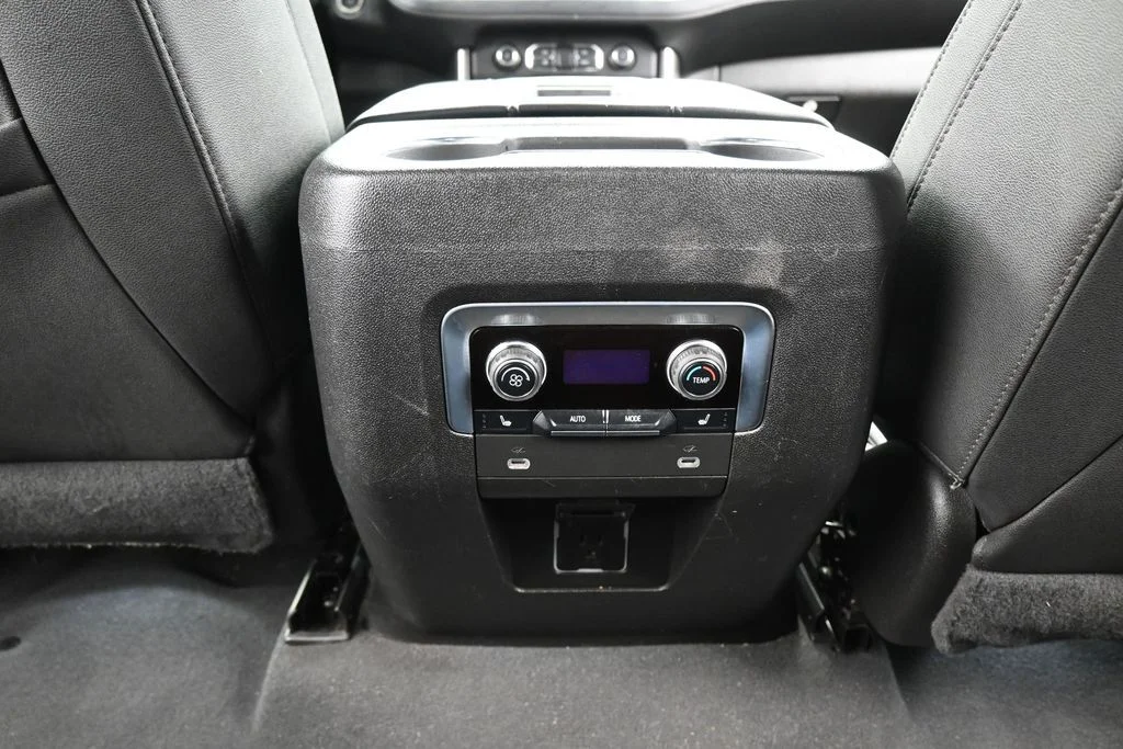 Used 2022 Iridescent Pearl Tricoat Chevrolet LT image 44