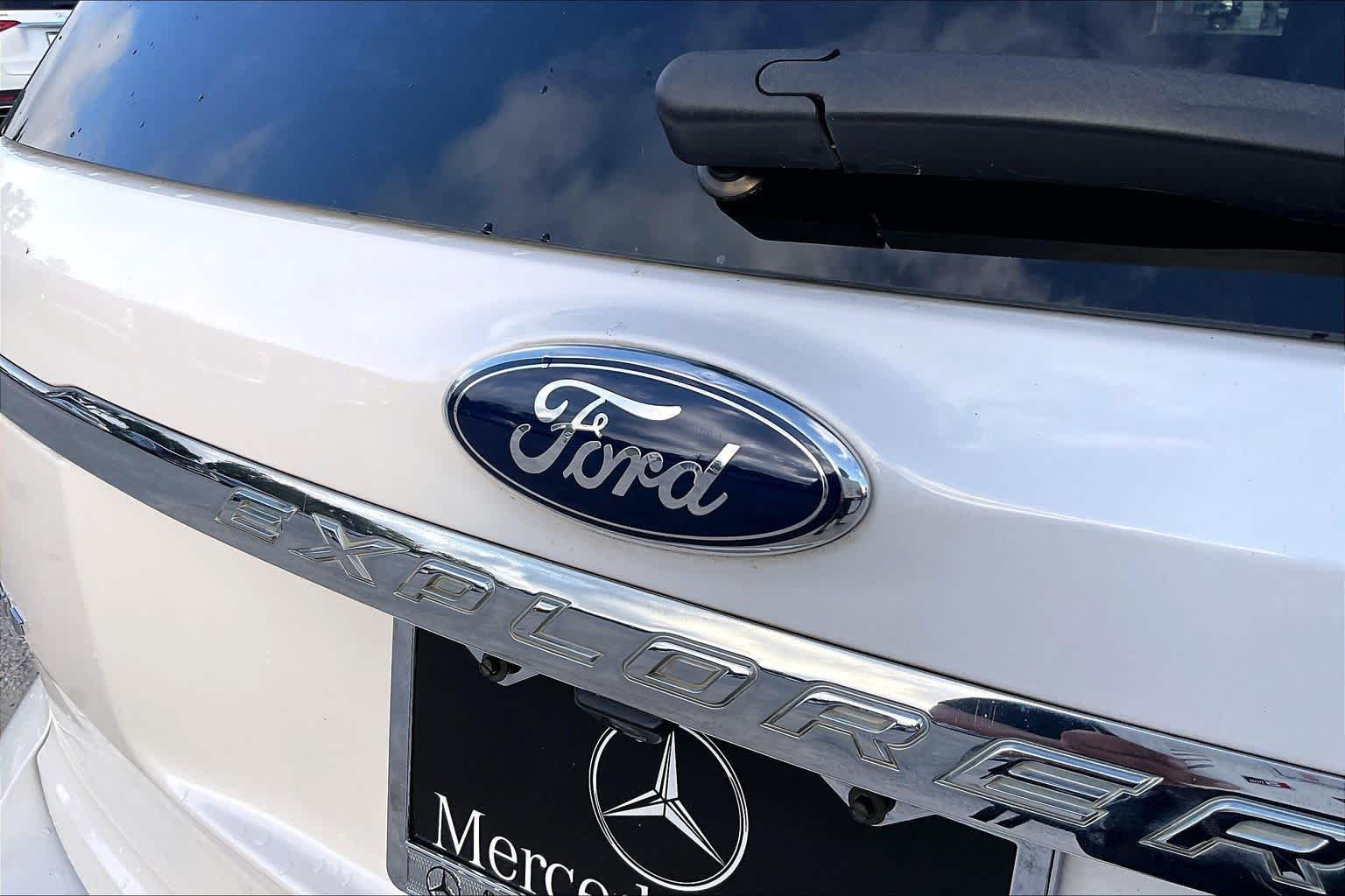 Used 2013 White Platinum Metallic Tri-coat Ford XLT image 28