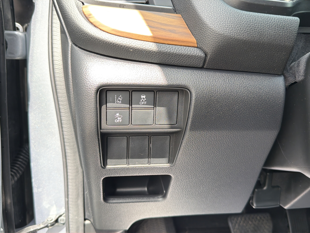 Used 2022 Silver Honda EX image 34