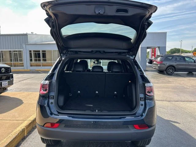 Used 2024 Blue Jeep Latitude Lux image 10