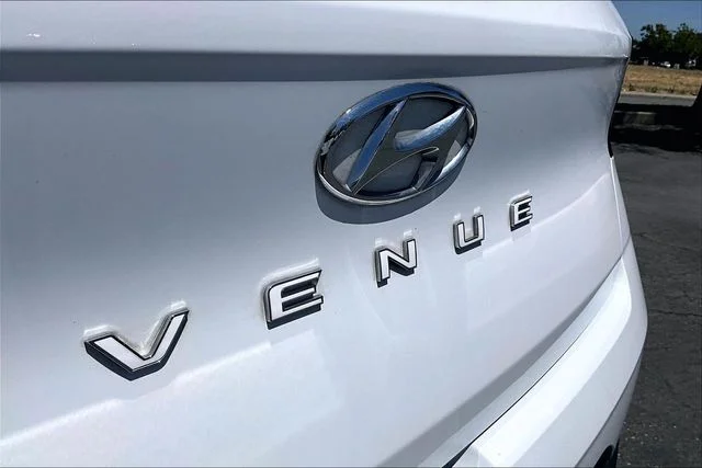 Used 2023 Ceramic White Hyundai SEL image 8