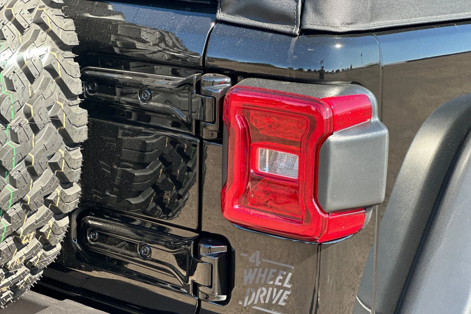 2026 Jeep Wrangler 4-Door Willys - Photo 21