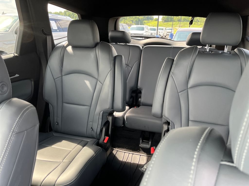 Used 2022 Silver Buick Essence image 13
