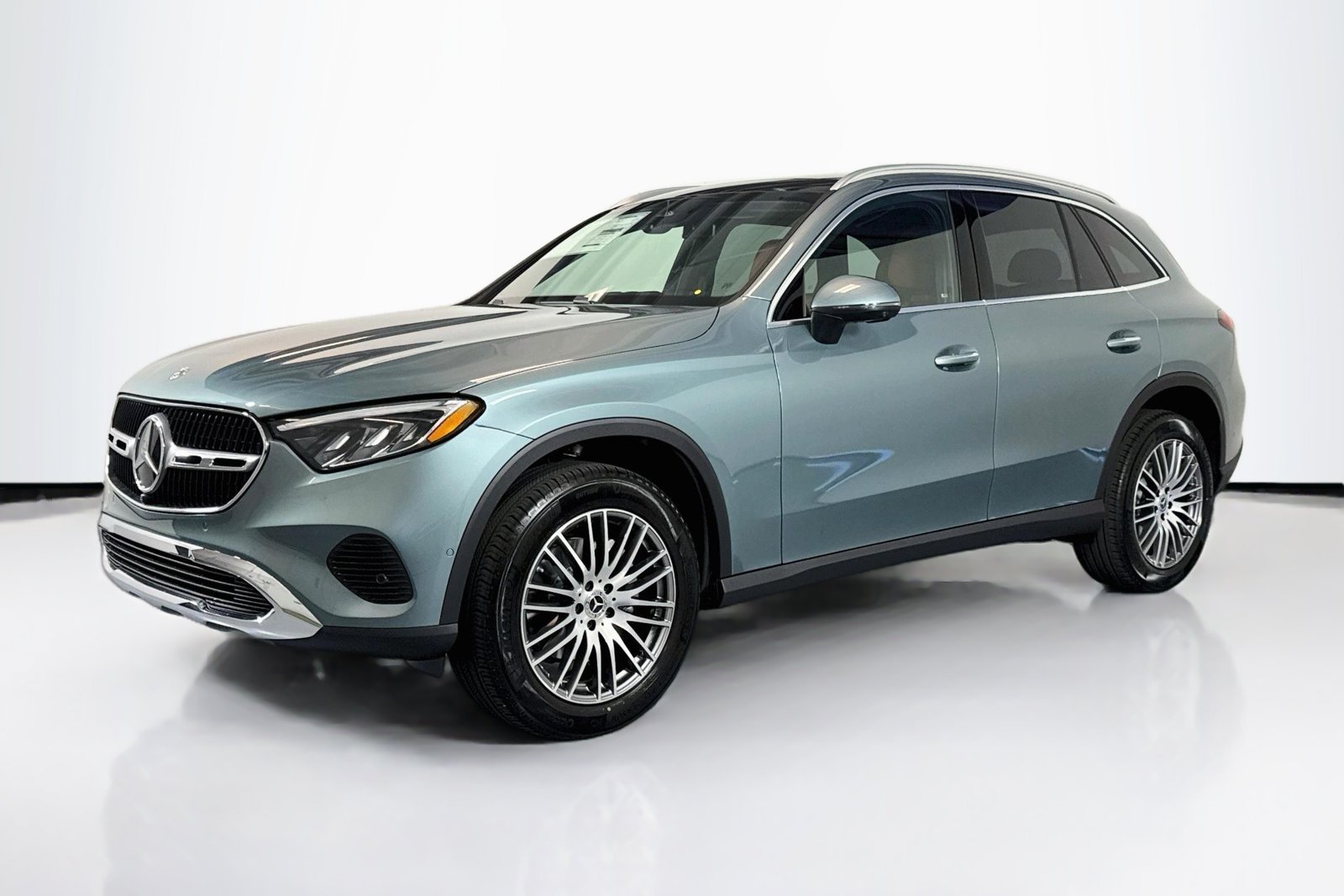 New 2026 Verde Silver Metallic Mercedes-Benz GLC 300 image 1
