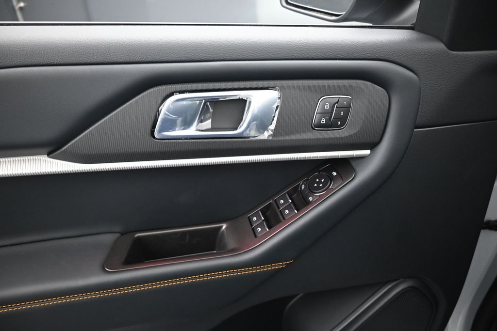 New 2026 Space White Metallic Ford Tremor image 10