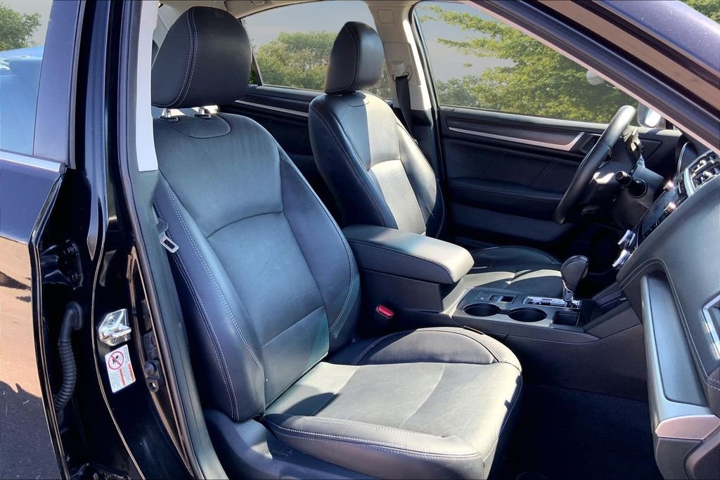 Used 2018 Black Subaru 2.5i image 29