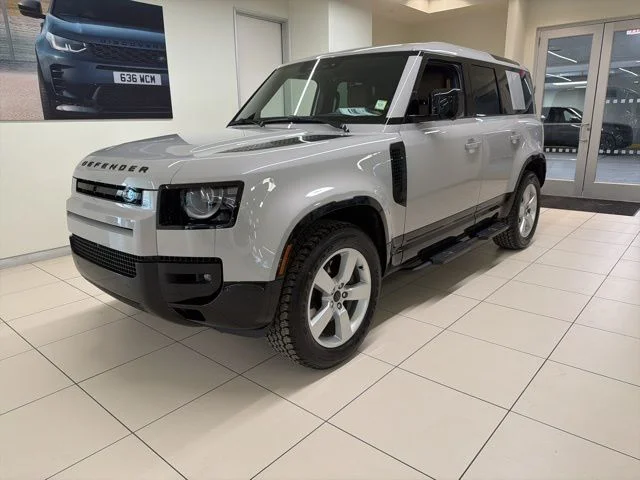 2026 Land Rover Defender 110 X-Dynamic SE P500's photo