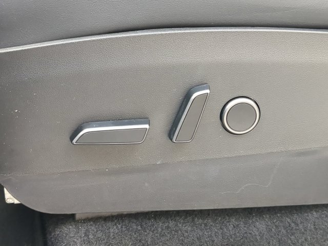 Used 2023  Tesla Performance image 23