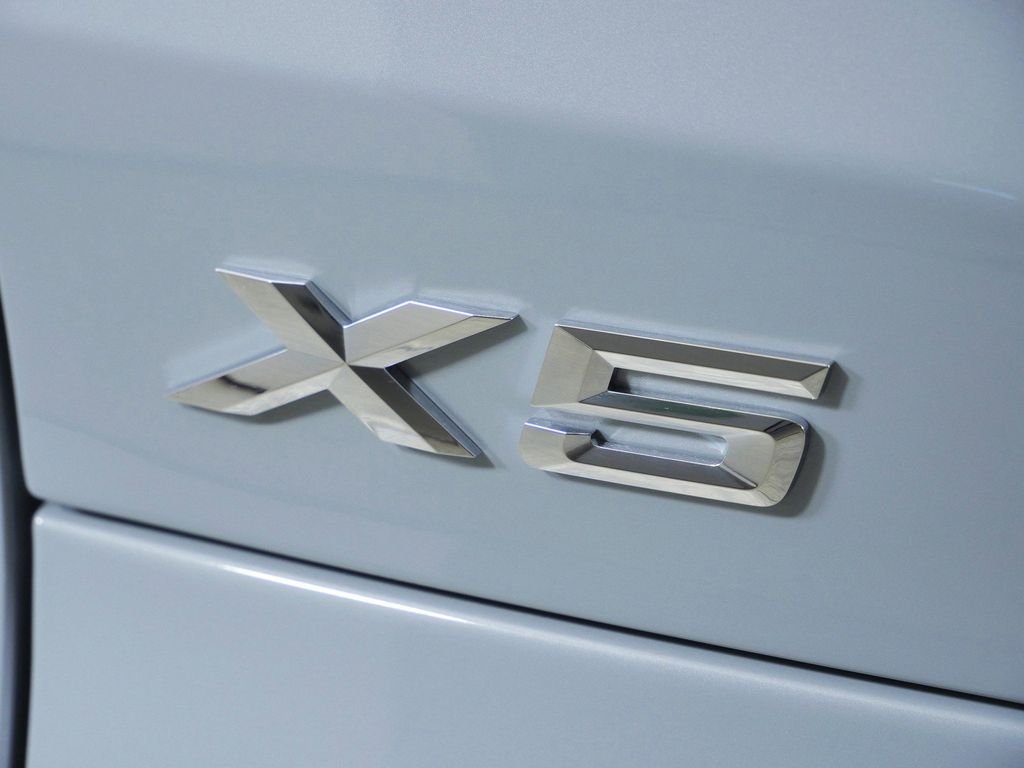 New 2026 Brooklyn Grey Metallic BMW xDrive40i image 13