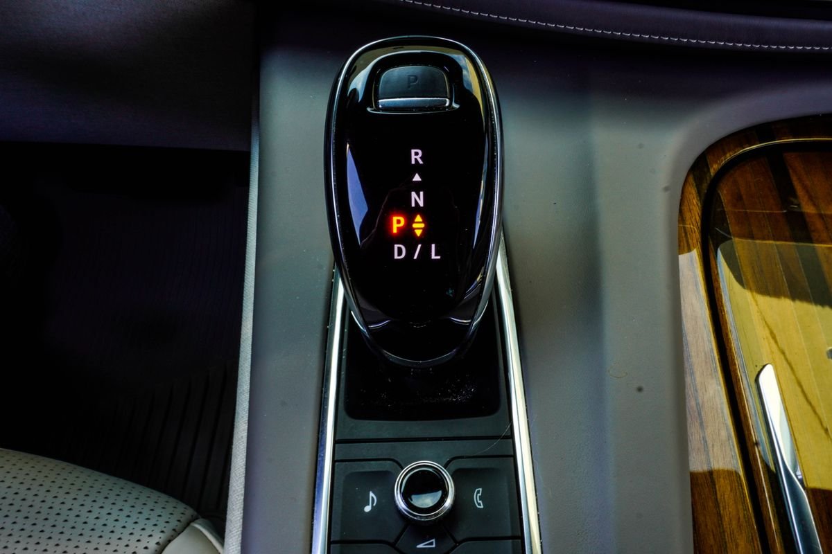 Used 2024 White Cadillac Sport Platinum image 20