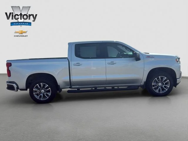 Used 2021  Chevrolet RST image 8