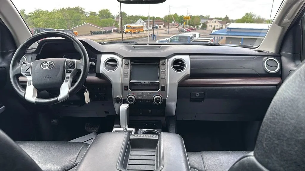 Used 2019  Toyota Limited image 2