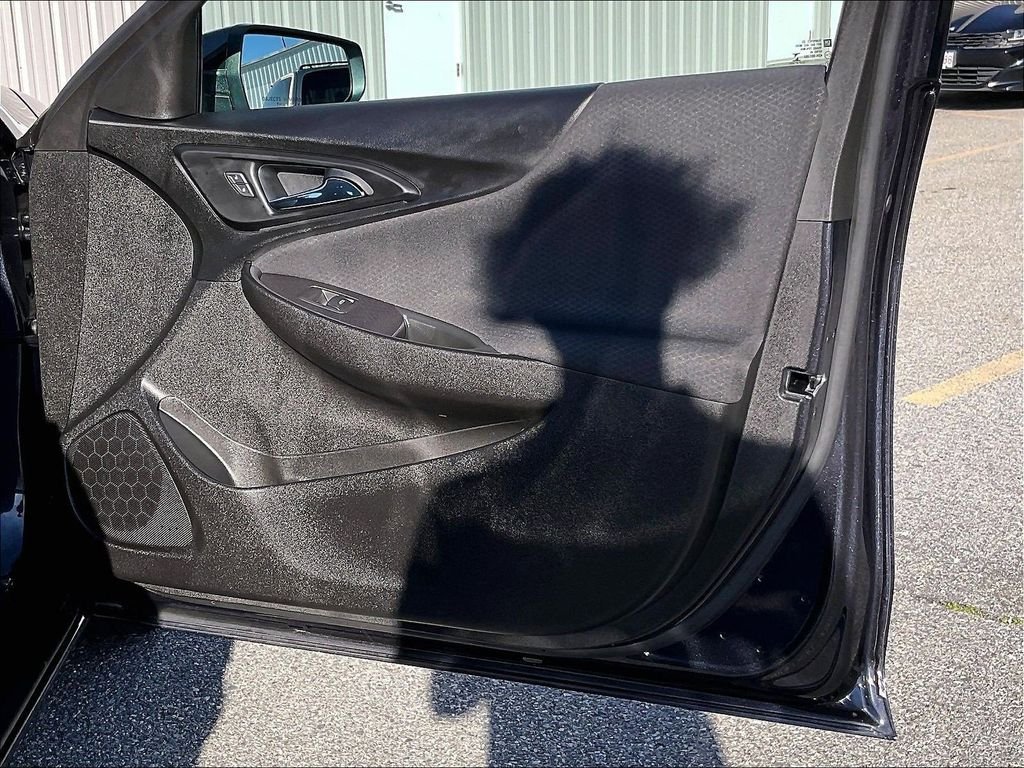 Used 2022 Gray Chevrolet LT image 12