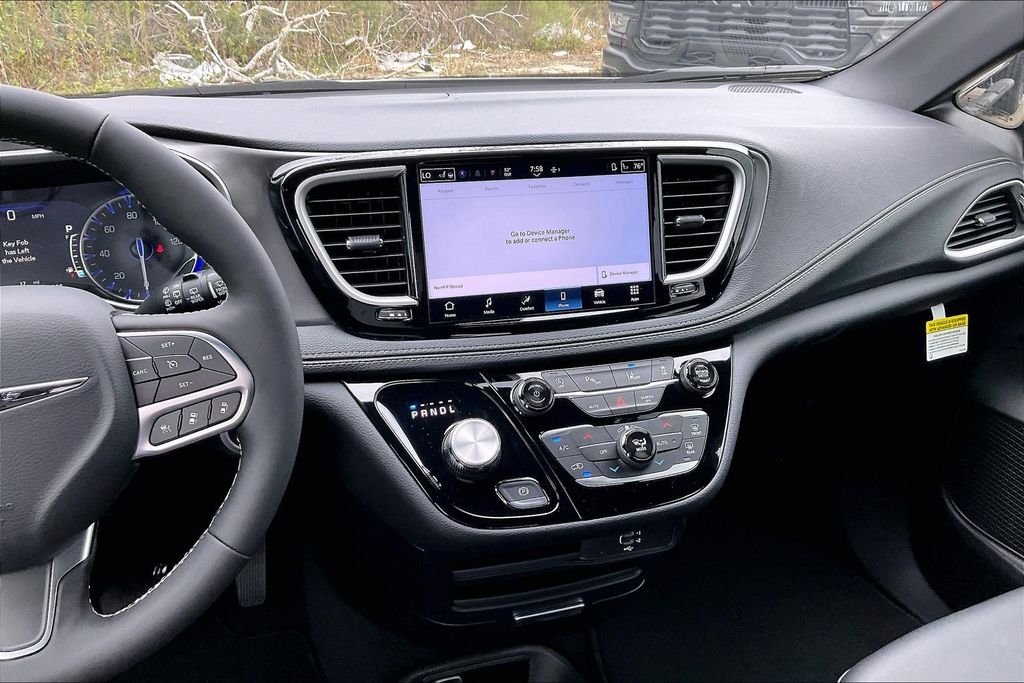 New 2026 Chrysler Pacifica Select 4D Passenger Van