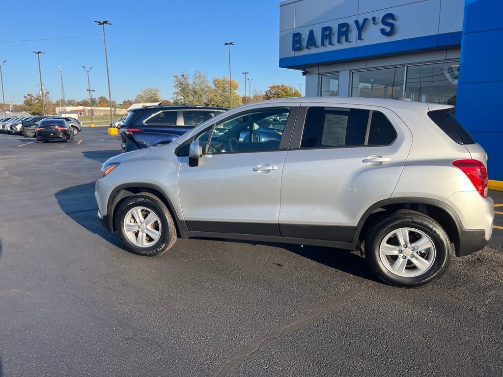 Used 2022 Chevrolet Trax LS with VIN KL7CJNSM7NB549694 for sale in West Union, OH