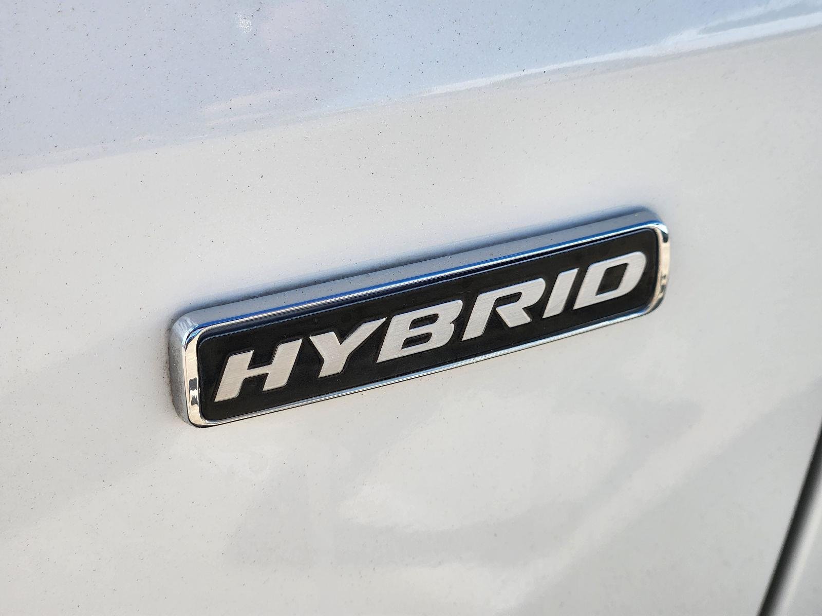 Used 2020 Star White Metallic Tri-Coat Ford Titanium image 11