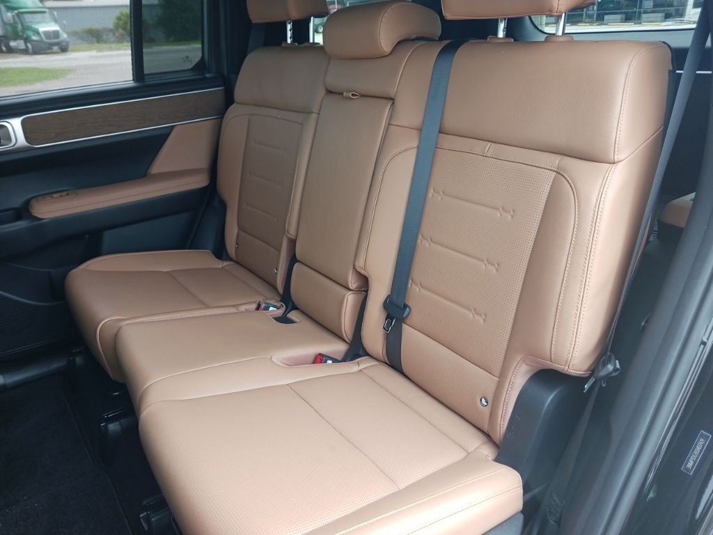 2025 Hyundai Santa Fe Limited - Photo 12
