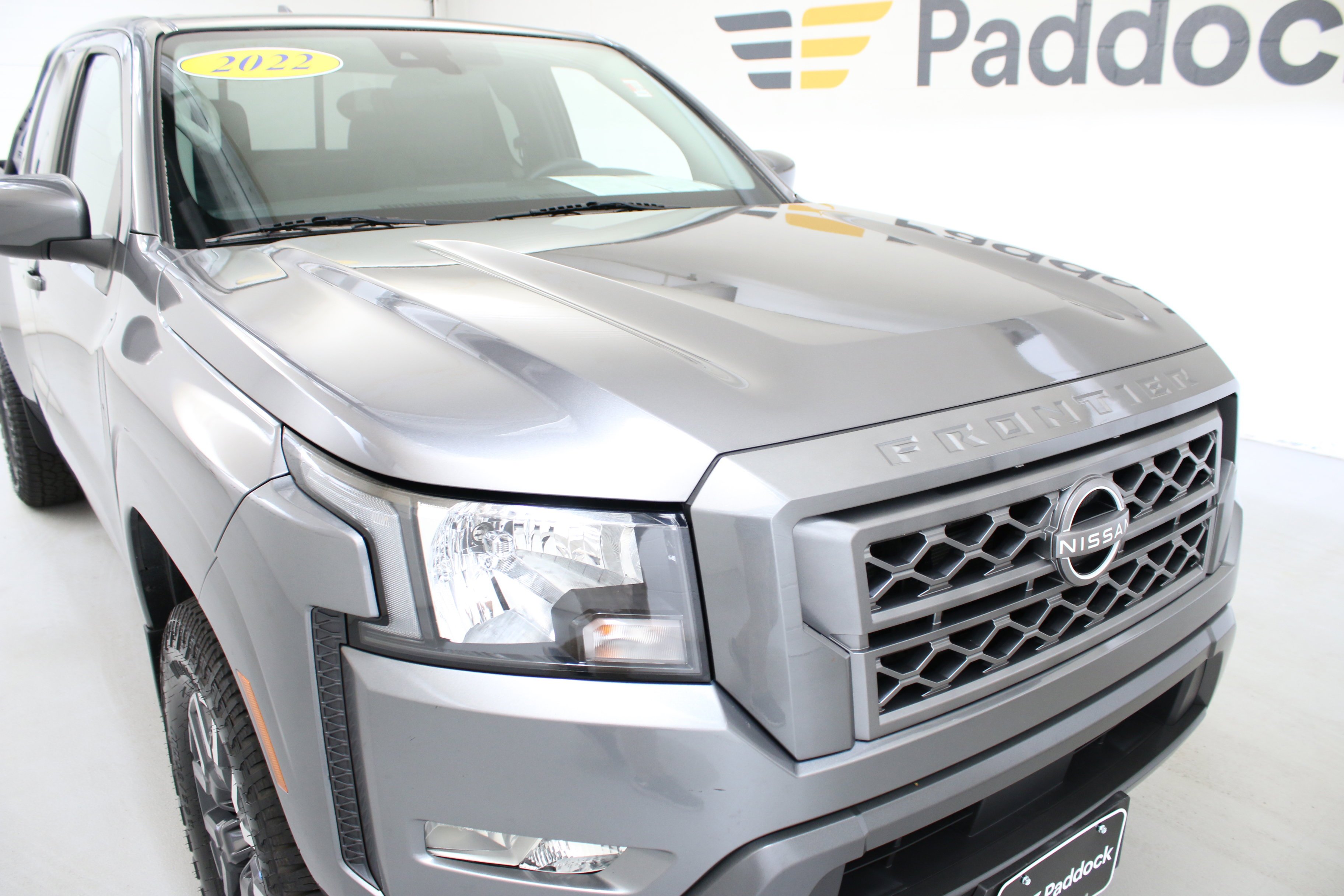 Used 2022 Gray Nissan King Cab SV 4x4 image 13