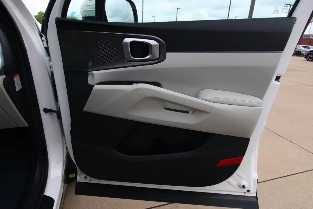 New 2026 Snow White Pearl Kia EX image 45