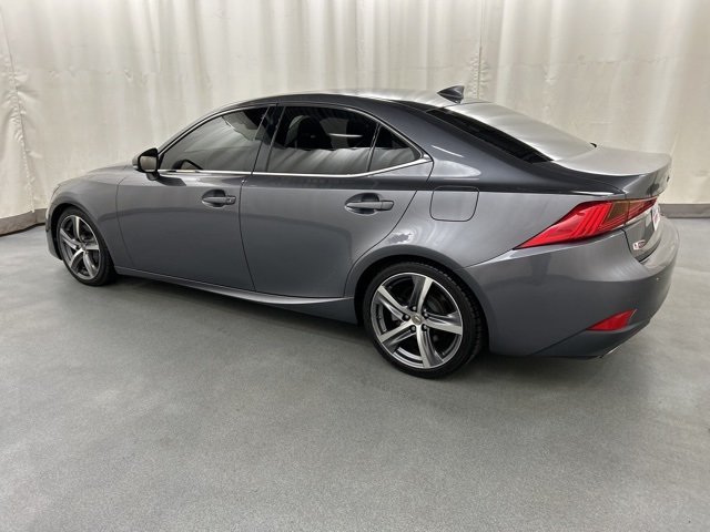 2017 Lexus IS 300 photo 3