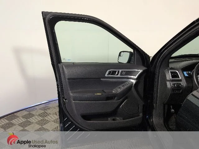 Used 2014 Black Ford XLT image 13