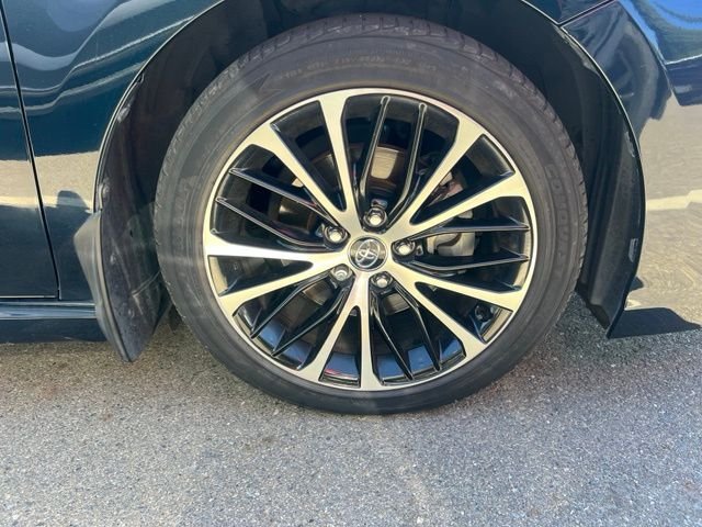 Used 2020 Blue Toyota SE image 5