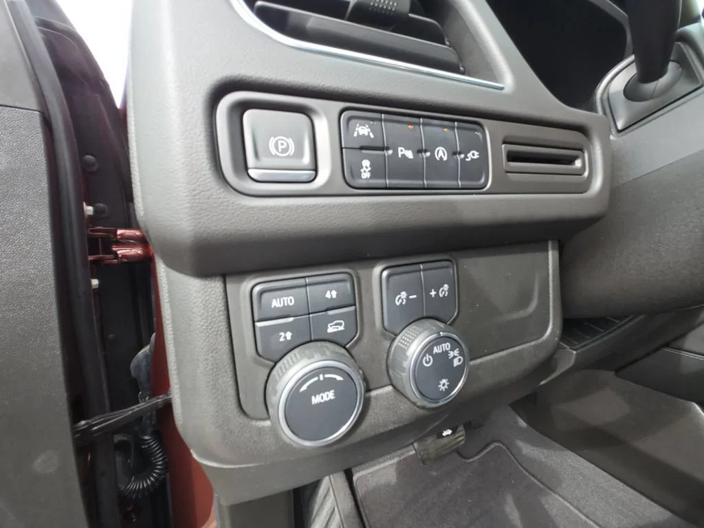 Used 2022 Auburn Metallic Chevrolet LT image 26