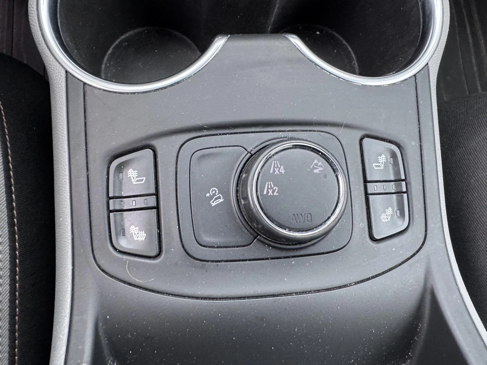 Used 2019 Summit White GMC SLE image 16
