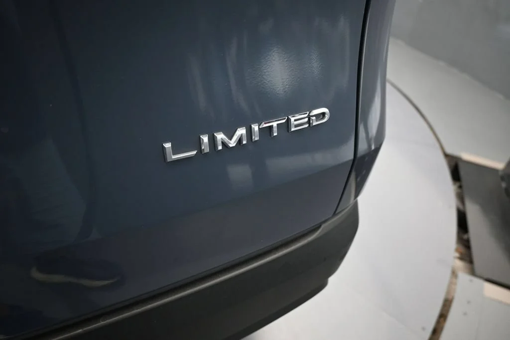 Used 2025 Cloud Toyota Limited image 44
