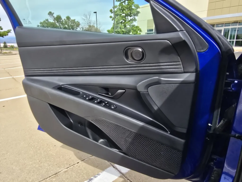Used 2025 Intense Blue Hyundai SEL Sport image 17