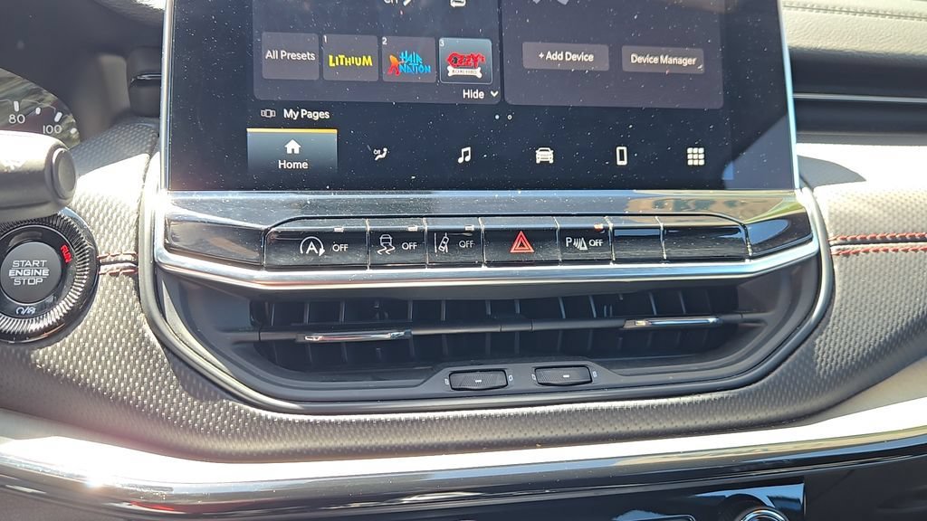Used 2025 Hydro Blue Pearlcoat Jeep Trailhawk image 21