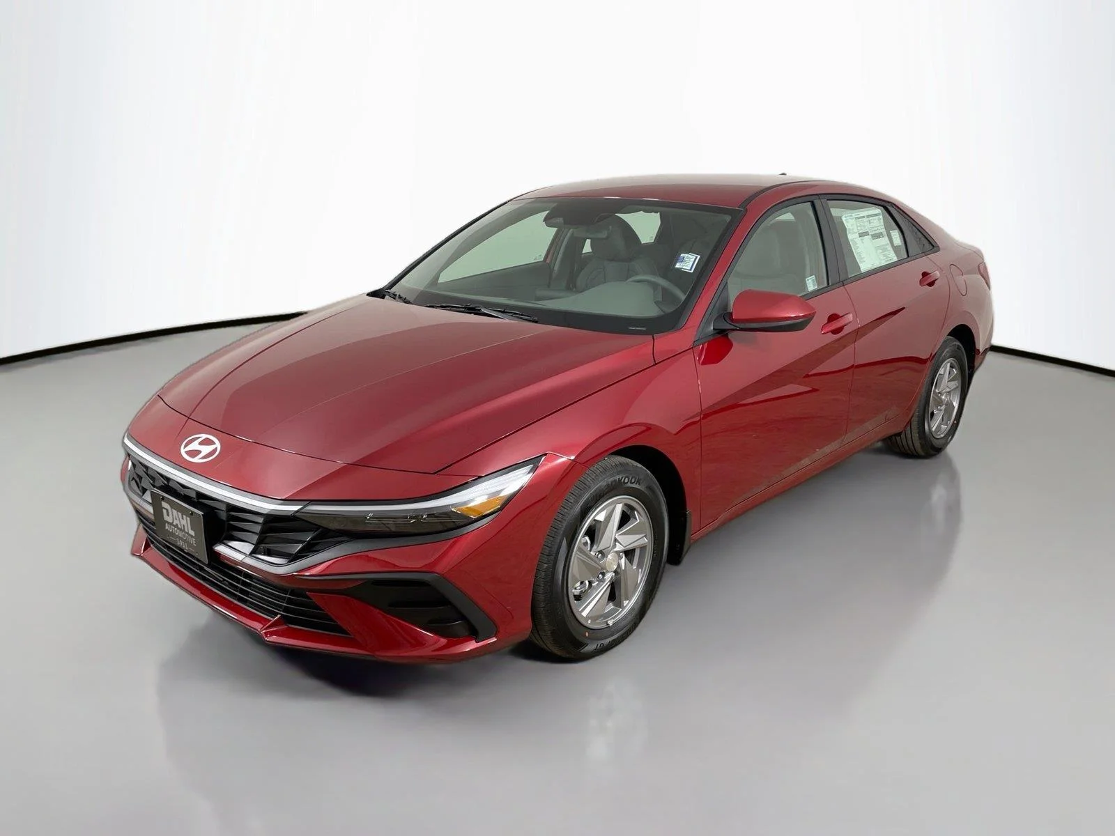 Used 2025 Ultimate Red Hyundai SE image 3