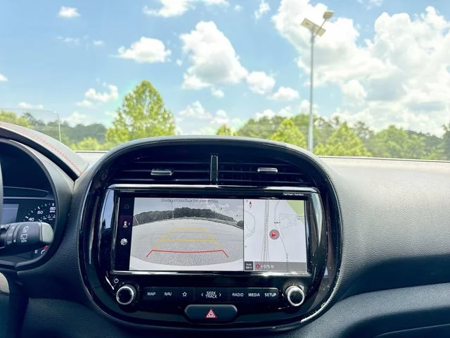Used 2022 White Kia Turbo image 17