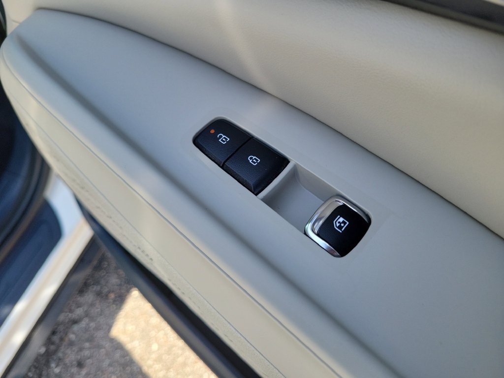 New 2026 Snow White Pearl Kia SX Prestige image 11