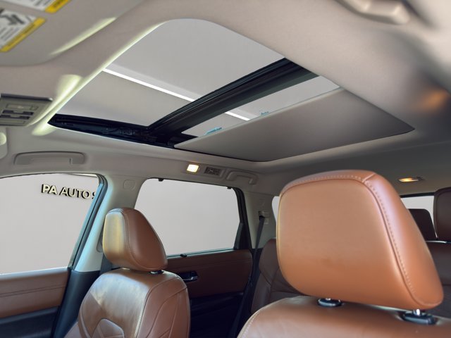 Used 2022 Super Black Nissan Platinum image 23