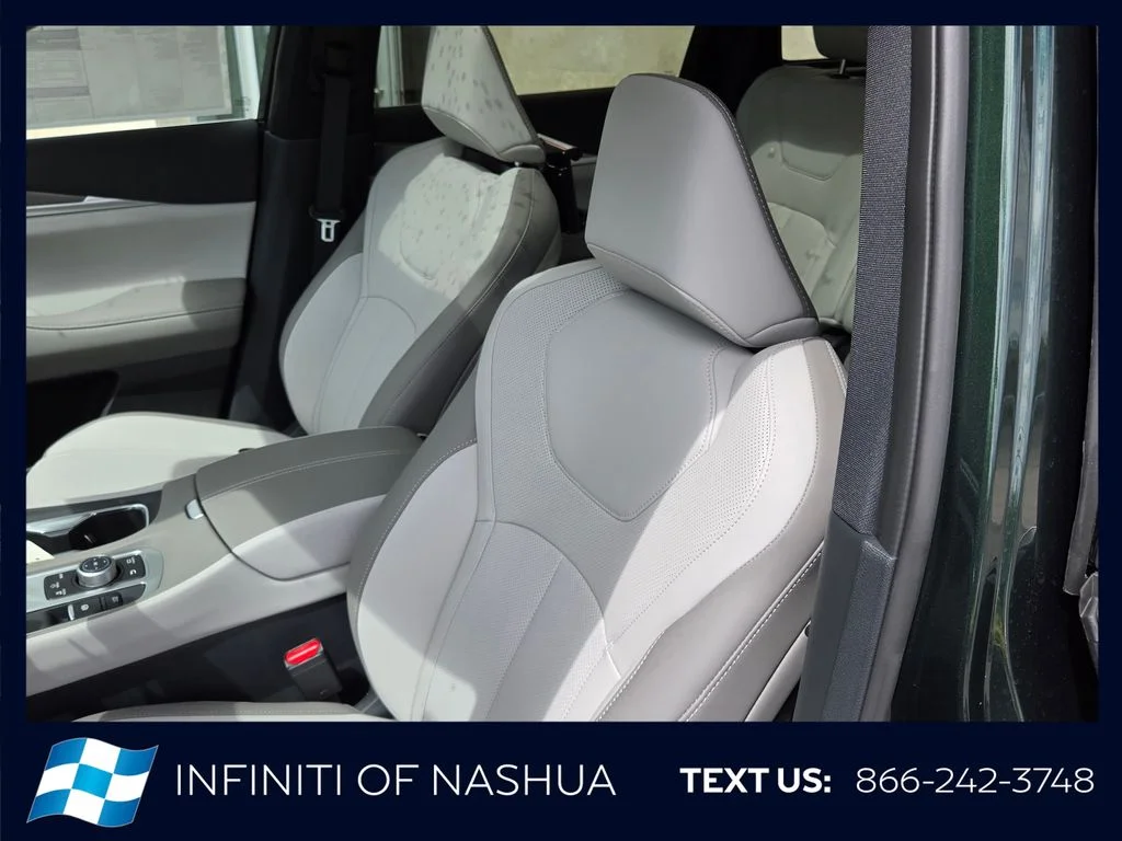 New 2027 DEEP EMERALD INFINITI Luxe AWD image 7