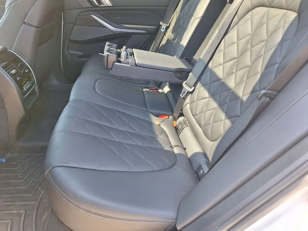 Used 2024 White BMW sDrive40i image 24