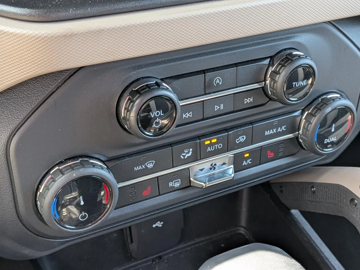 Used 2022 Grey Ford Base 4 Door Advanced image 22