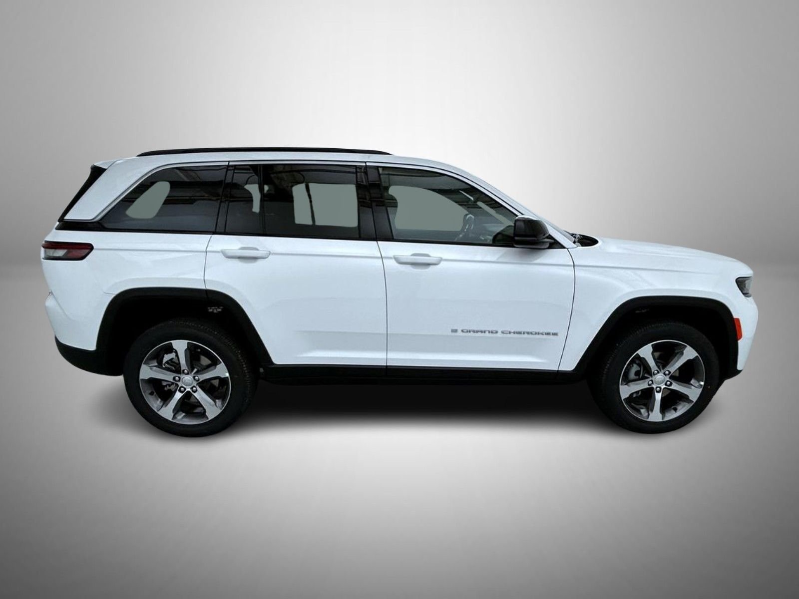New 2026 Bright White Clear-Coat Exterior Paint Jeep Limited image 4