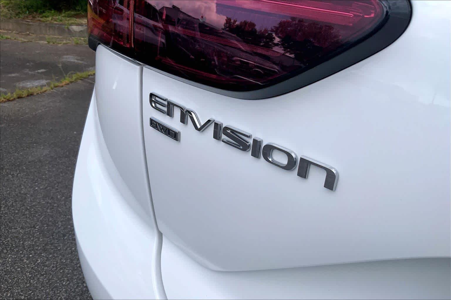 Used 2025 Summit White Buick Preferred image 10