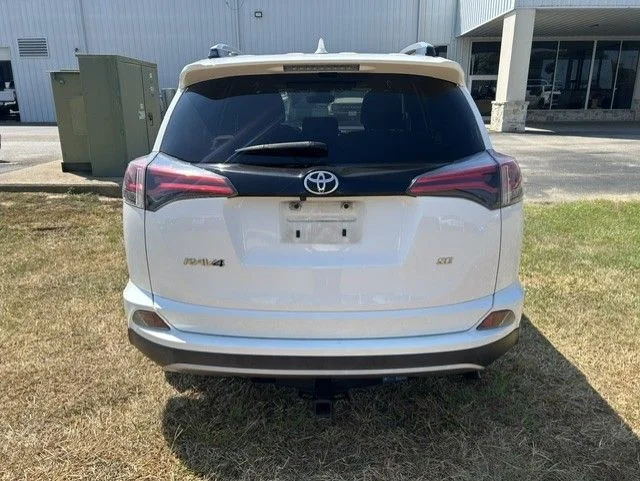 Used 2018 Super White Toyota SE image 4