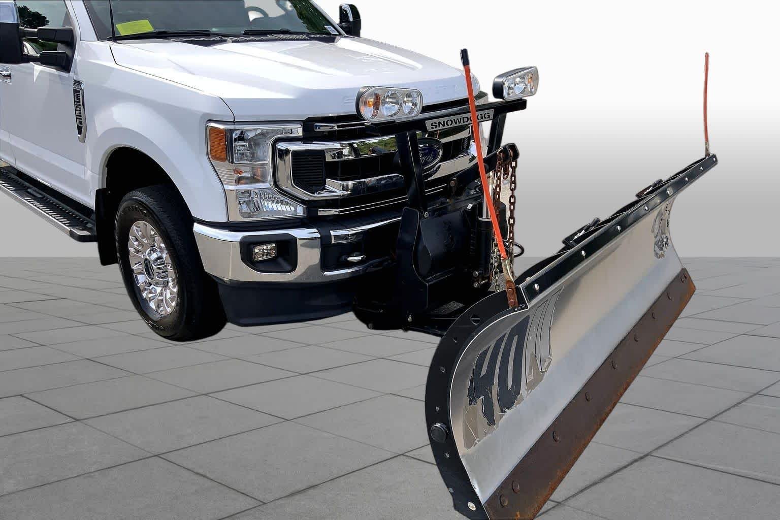 Certified Used 2022 Oxford White Ford XLT image 32