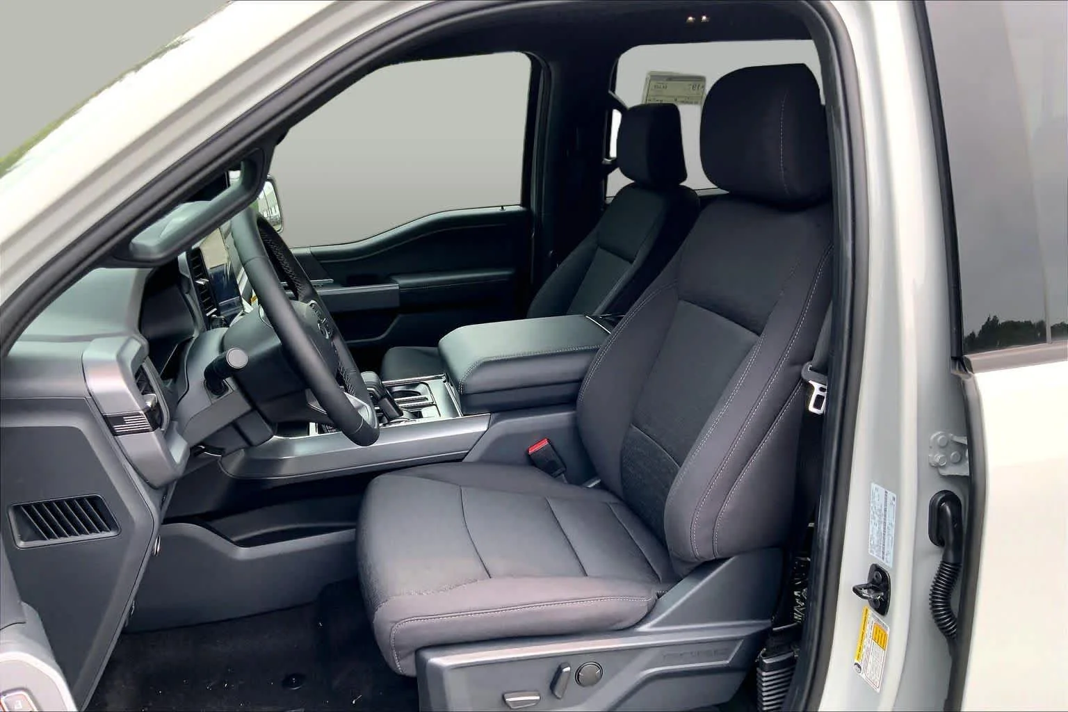 New 2026 Avalanche Ford XLT image 13